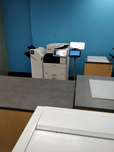 Print Shop «FedEx Office Print & Ship Center», reviews and photos, 3710 Forbes Ave, Pittsburgh, PA 15213, USA