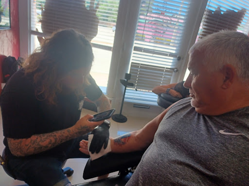 Tattoo Shop «Sacred Dagger Tattoo Studio», reviews and photos, 1131 21st St, Vero Beach, FL 32960, USA