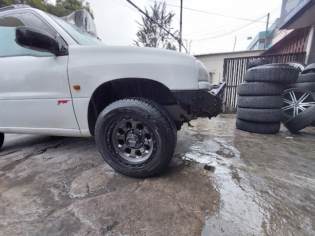 Opiniones de Sotelo Llantas y Aros en Quito - Tienda de neumáticos