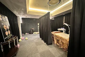 Chandnis Beauty House Brickfields - Best threading , Facials , Waxing image