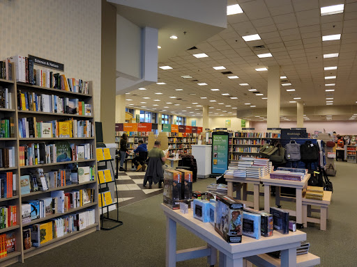 Book Store «Barnes & Noble», reviews and photos, 2751 Paper Mill Rd, Wyomissing, PA 19610, USA