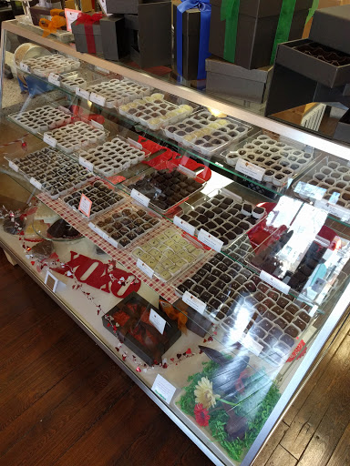 Chocolate Shop «Kakao Chocolate», reviews and photos, 7272 Manchester Rd, Maplewood, MO 63143, USA