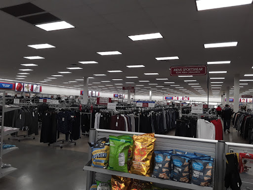 Clothing Store «Burlington Coat Factory», reviews and photos, 3350 Steelyard Dr, Cleveland, OH 44109, USA