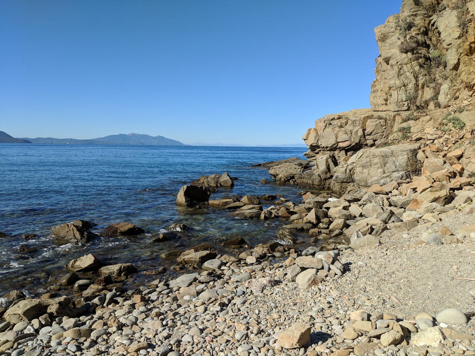 Photo de Spiaggia Cava zone sauvage