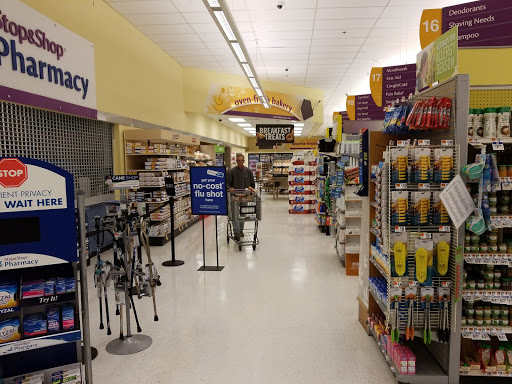 Grocery Store «Super Stop & Shop», reviews and photos, 1391 Main St, Willimantic, CT 06226, USA