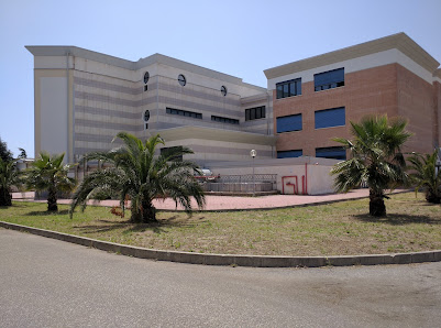 Liceo Scientifico Statale Antonio Guarasci Via C. Amirante, 77, 88068 Soverato CZ, Italia