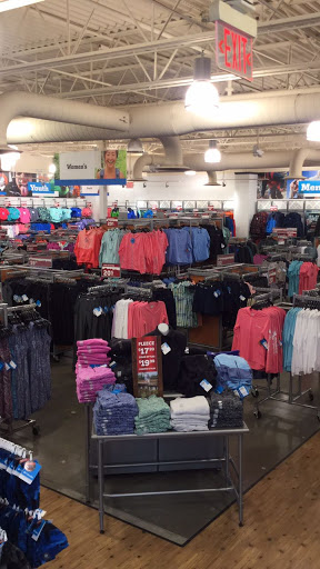 Sportswear Store «Columbia Sportswear Outlet Store», reviews and photos, 5885 Gulf Fwy #301, Texas City, TX 77591, USA