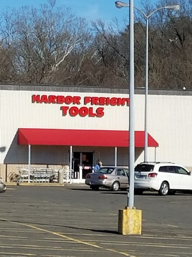 Hardware Store «Harbor Freight Tools», reviews and photos, 2000 Avondale Dr STE 104, Durham, NC 27704, USA