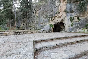 Bnei Brit Cave image