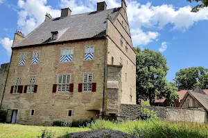 Wachtmeisterhaus Zu Burg Hohes Haus image
