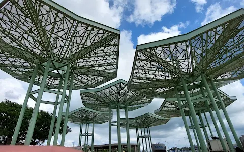 Bicentenario Park image