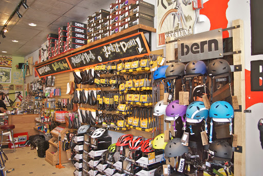 Bicycle Store «DASH Bicycle Shop», reviews and photos, 228 Broadway, Providence, RI 02903, USA