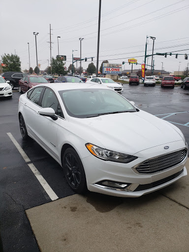 Used Car Dealer «Slone Automotive», reviews and photos, 950 E Lewis and Clark Pkwy, Clarksville, IN 47129, USA