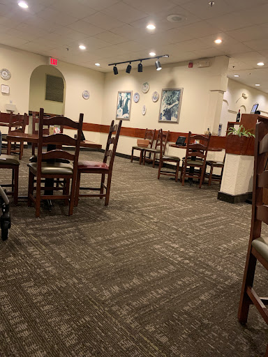 All the empty seats because of understaffing when waiting took one hour. 