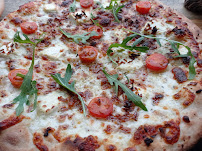 Plats et boissons du Pizzeria LA PIZZA DU ROC -CAMPING LE ROC DEL REY à Belloc - n°1