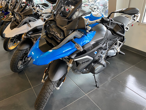 Motorcycle Dealer «BMW, Indian, and Slingshot Woodlands», reviews and photos, 198 Ed English Dr, Shenandoah, TX 77385, USA