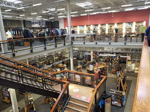 Camping Store «REI», reviews and photos, 15200 Potomac Town Pl #140, Woodbridge, VA 22191, USA