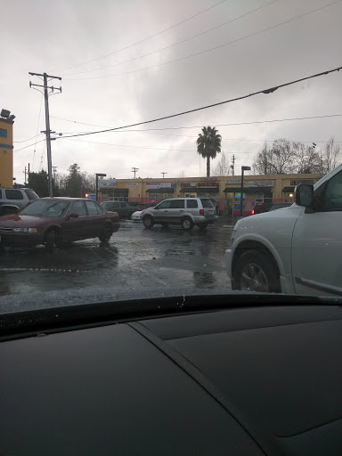 Grocery Store «La Plaza Market», reviews and photos, 515 McLaughlin Ave, San Jose, CA 95116, USA