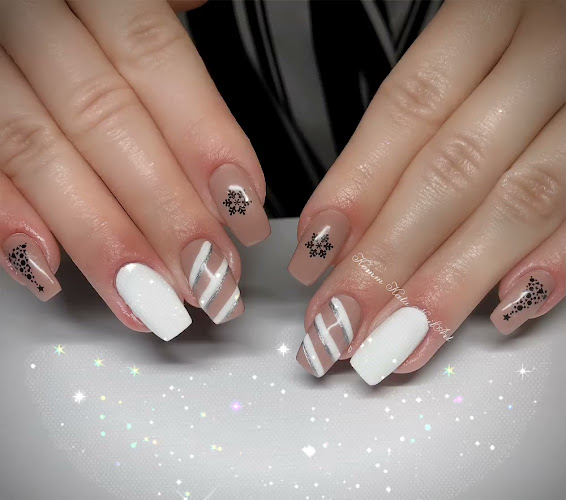 Komm Kata - Műköröm, Gél Lakkozás és Hajhosszabbítás /Vintage NailArt Szalon - Szépségszalon