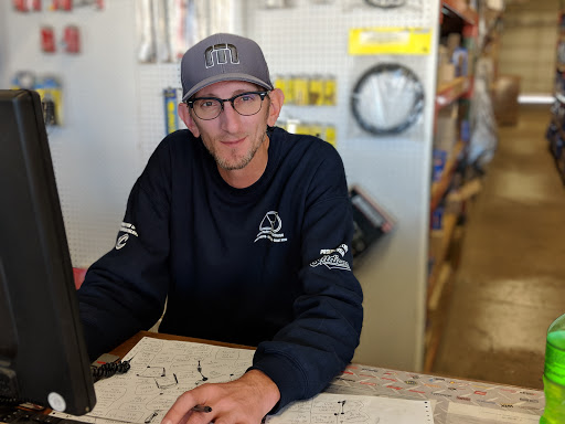 Auto Parts Store «Car Parts Warehouse», reviews and photos, 4196 Mayfield Rd, South Euclid, OH 44121, USA