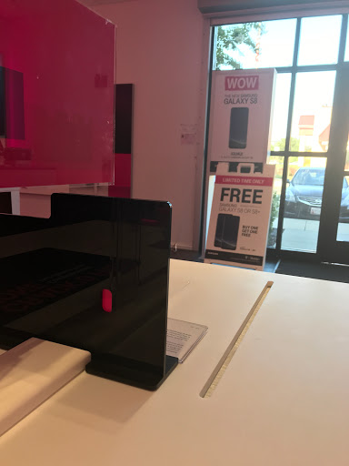 Cell Phone Store «T-Mobile», reviews and photos, 6365 Dobbin Rd, Columbia, MD 21045, USA