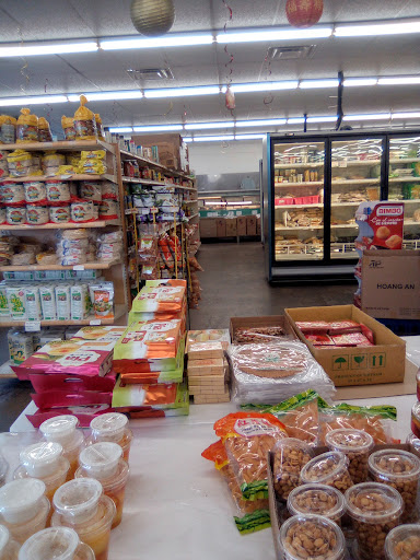 Asian Grocery Store «Hoa Viet Market», reviews and photos, 21001 Sherman Way, Canoga Park, CA 91303, USA