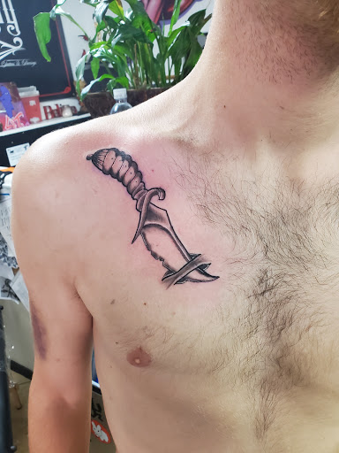 Tattoo Shop «Mooney Ink Tattoo & Body Piercing», reviews and photos, 1324 S Mooney Blvd, Visalia, CA 93277, USA