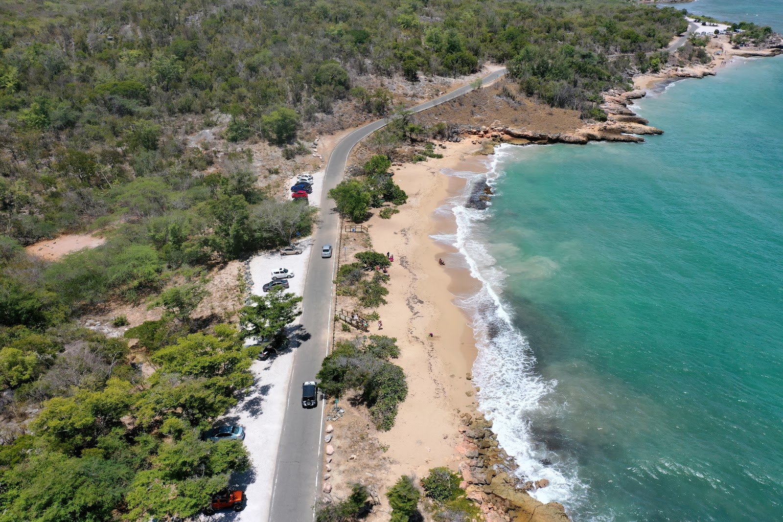 Zdjęcie Playa Frontera z powierzchnią turkusowa czysta woda