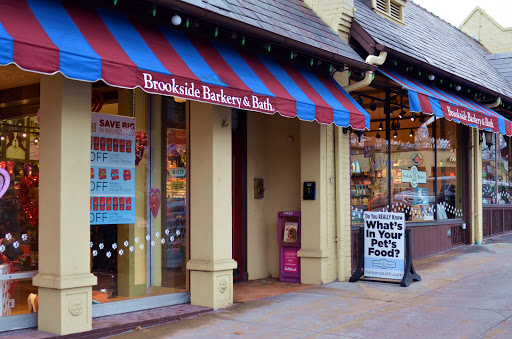 Pet Supply Store «Brookside Barkery & Bath», reviews and photos, 118 W 63rd St, Kansas City, MO 64113, USA