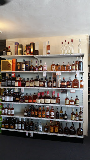 Liquor Store «Darien Discount Wines and Spirits», reviews and photos, 353 Post Rd, Darien, CT 06820, USA