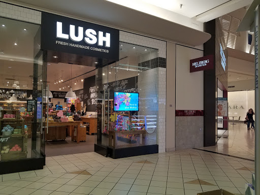 Cosmetics Store «Lush», reviews and photos, 1596 Willowbrook Dr, Houston, TX 77070, USA
