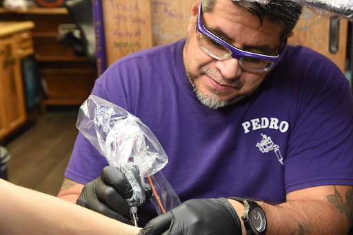 Tattoo Shop «Paparazzi Tattoos & Bod», reviews and photos, 408 S 11th St, Niles, MI 49120, USA