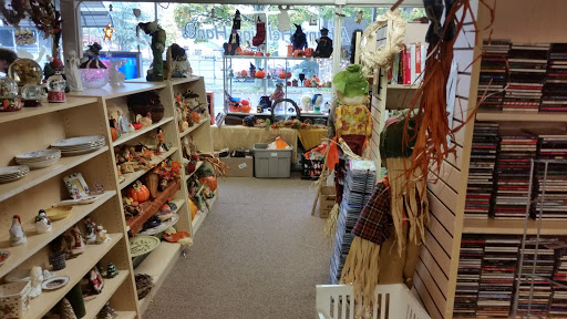 Thrift Store «Albany Helping Hands Thrift Store», reviews and photos, 705 SE 1st Ave, Albany, OR 97321, USA