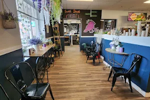 Purple Finch Cafe image