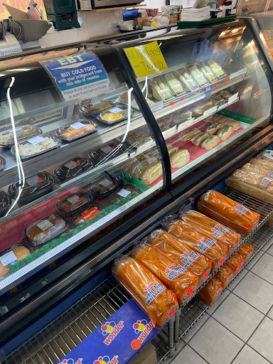 Liquor Store «Track Party Store Inc», reviews and photos, 24011 Dequindre Rd, Hazel Park, MI 48030, USA