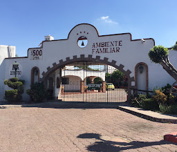 CAPITAL O Hotel Las Campanas Inn photo