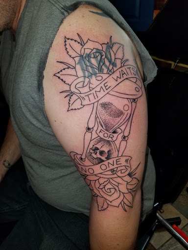 Explore family memorial tattoo ideas, creative tattoo ideas in Conway, available at Hero Tattoo