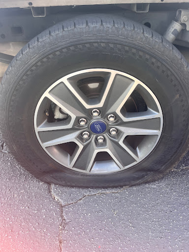 Used Car Dealer «Right Cars», reviews and photos, 2626 Shallowford Rd, Atlanta, GA 30345, USA