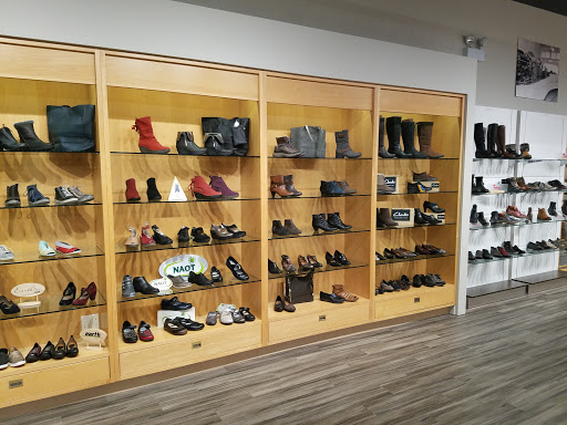 Shoe Store «Miroballi Shoes Downtown Wheaton», reviews and photos, 124 N Hale St, Wheaton, IL 60187, USA