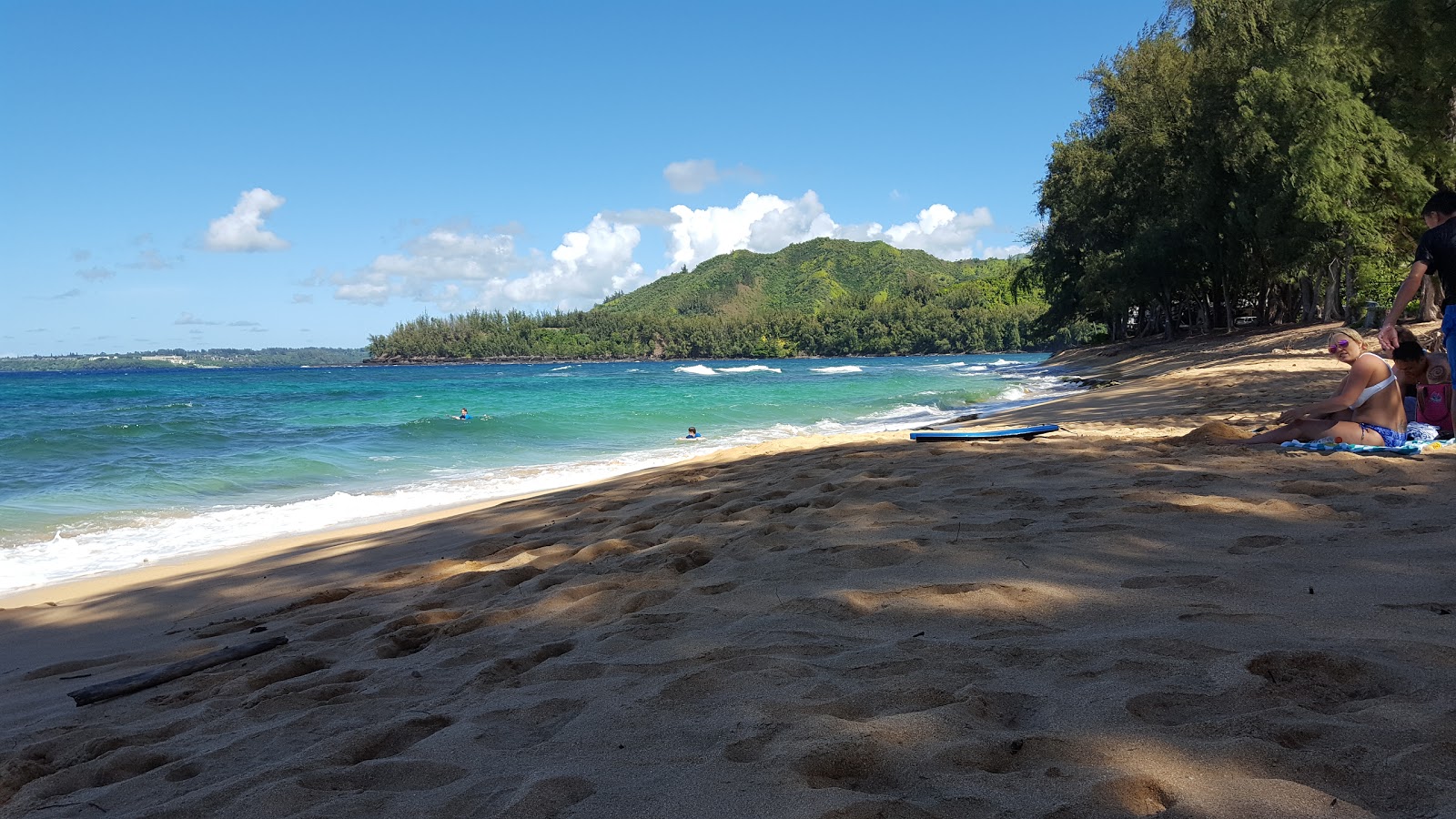 Foto van Wainiha Beach met ruime baai