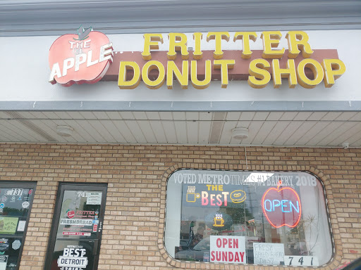 Donut Shop «Apple Fritter Donut Shop», reviews and photos, 741 E 9 Mile Rd, Ferndale, MI 48220, USA