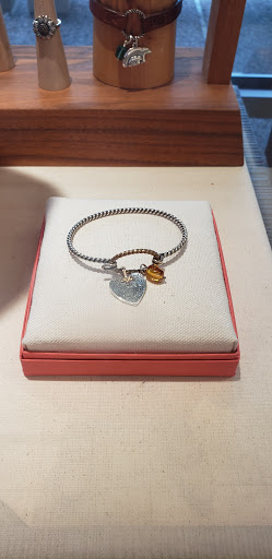 Jewelry Store «James Avery Jewelry», reviews and photos, 5315-A Farm to Market 1960 Rd W, Houston, TX 77069, USA