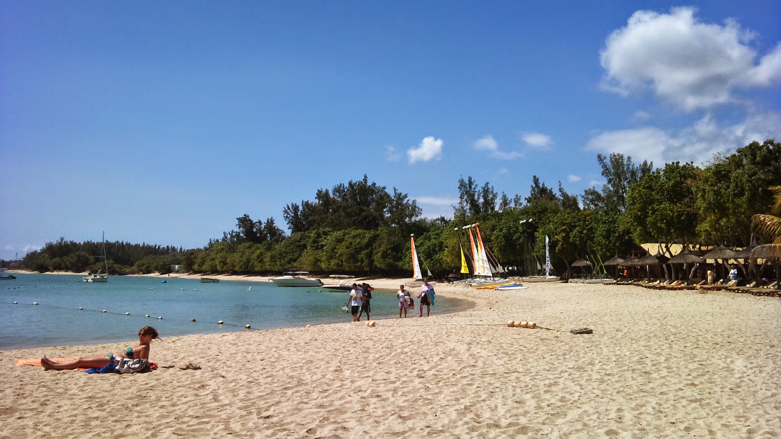 Foto av Albion Beach med rymlig strand