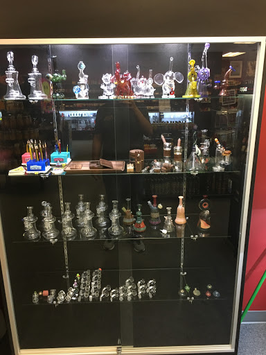 Vaporizer Store «Vapors Smoke shop», reviews and photos, 501 Hargrove Rd E f, Tuscaloosa, AL 35401, USA