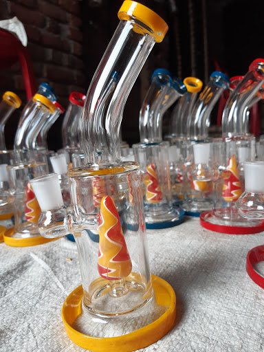 Tobacco Shop «Twisted Smoke Shop (J St)», reviews and photos, 3718 J St, Sacramento, CA 95816, USA