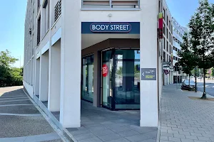 Body Street | Offenbach Hafeninsel - EMS Training image