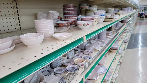 Shopping Mall «Fubonn Shopping Center», reviews and photos, 2850 SE 82nd Ave #80, Portland, OR 97266, USA