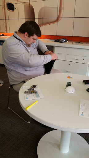 Cell Phone Store «AT&T Authorized Retailer - Hillview», reviews and photos, 5006 Mud Ln b, Louisville, KY 40229, USA