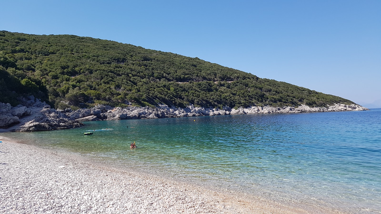 Kaminia beach'in fotoğrafı doğal alan içinde bulunmaktadır
