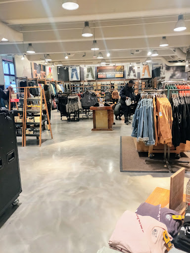 Clothing Store «Carhartt», reviews and photos, 5800 Cass Ave, Detroit, MI 48202, USA